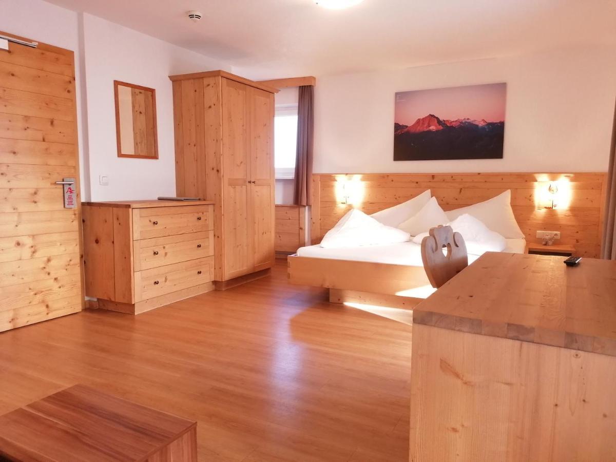 Adler Hotel-Pension Fulpmes Εξωτερικό φωτογραφία