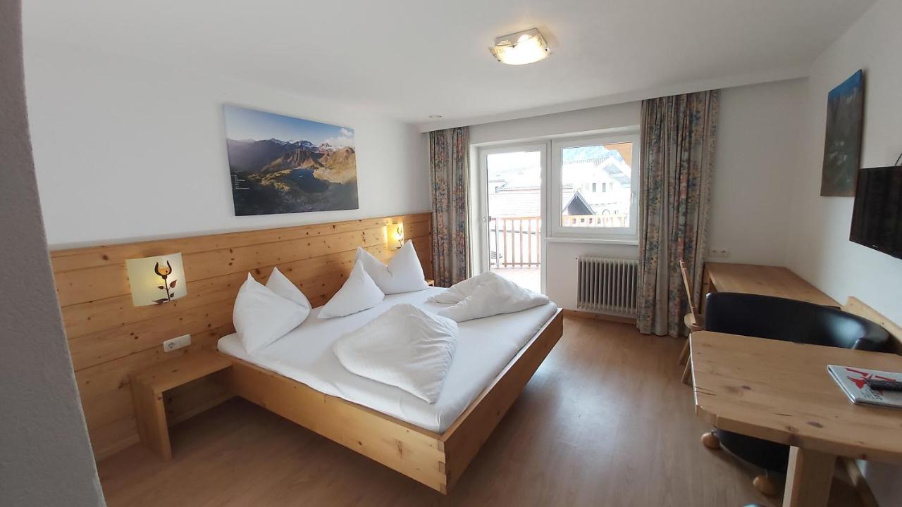 Adler Hotel-Pension Fulpmes Εξωτερικό φωτογραφία