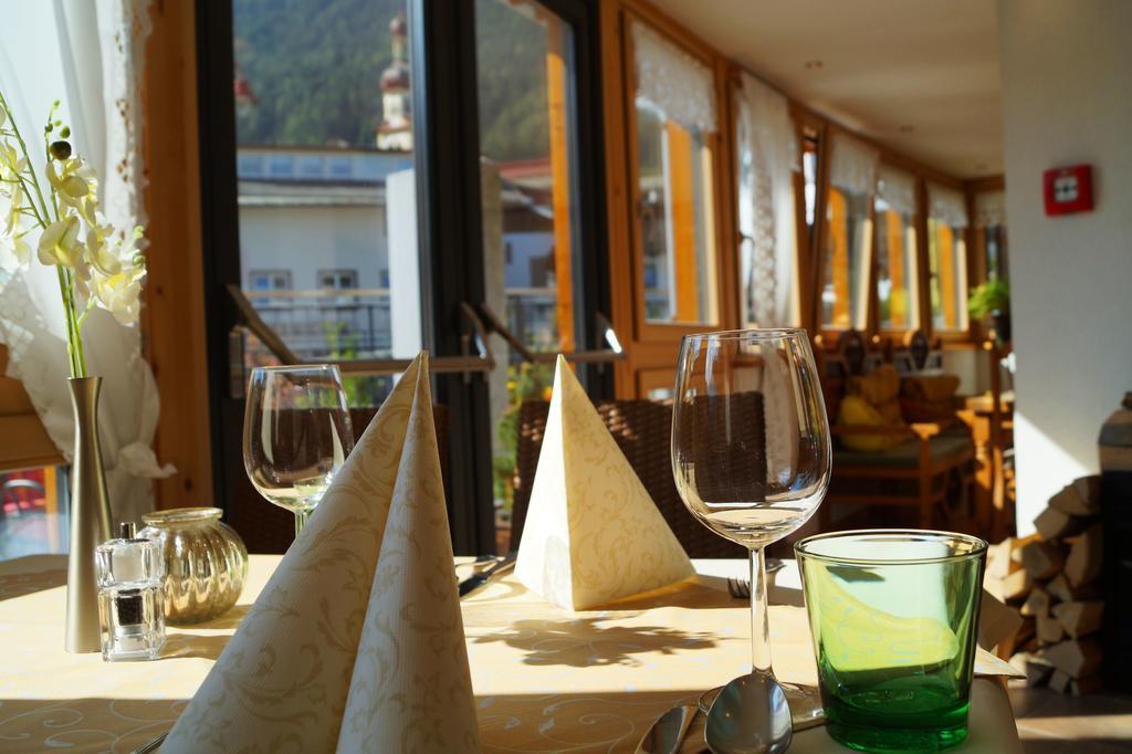 Adler Hotel-Pension Fulpmes Εξωτερικό φωτογραφία