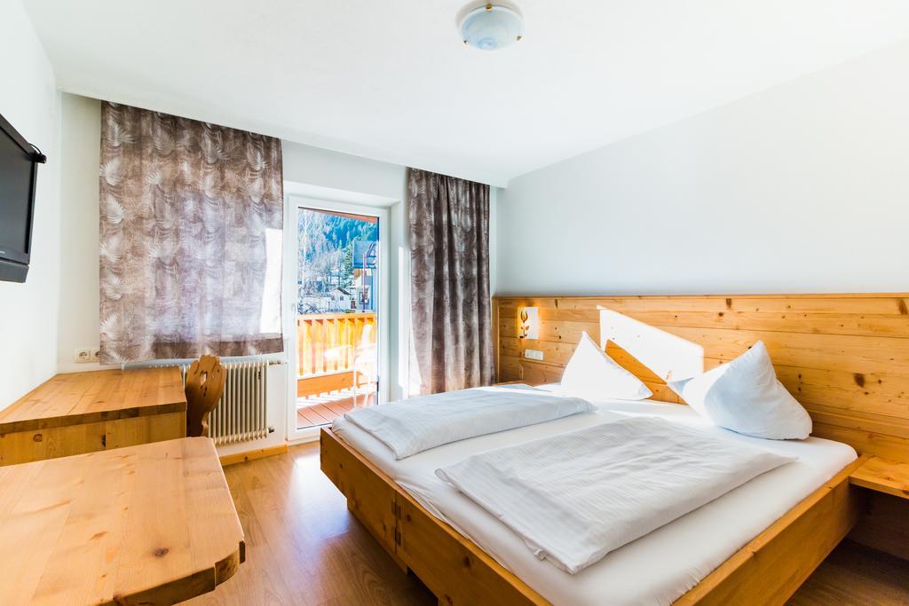 Adler Hotel-Pension Fulpmes Εξωτερικό φωτογραφία