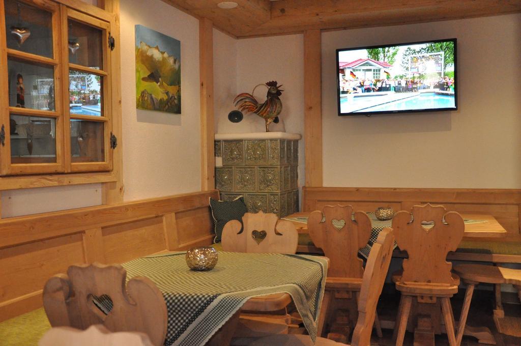 Adler Hotel-Pension Fulpmes Εξωτερικό φωτογραφία